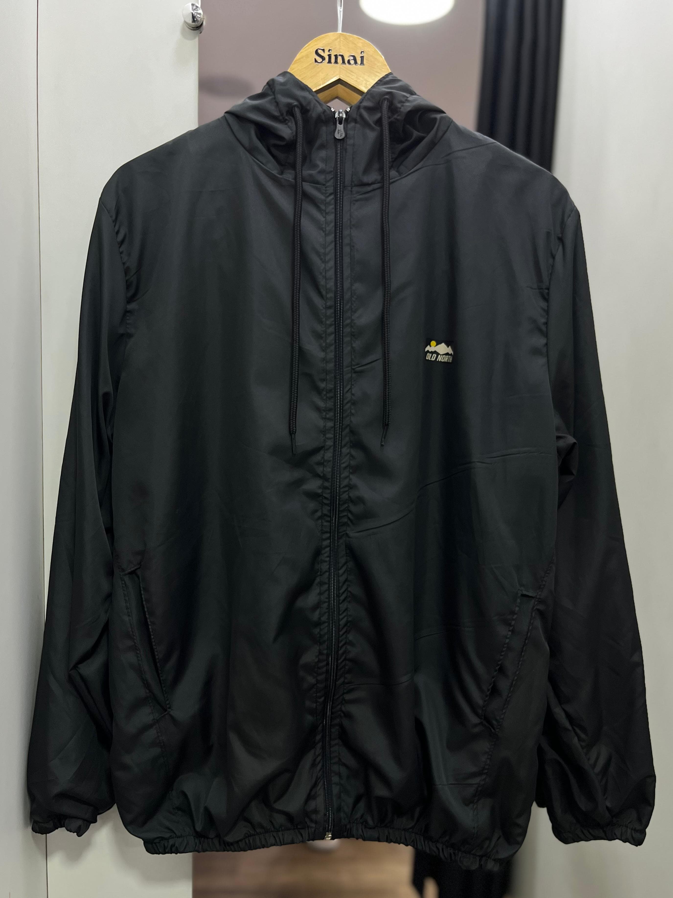 Corta Vento Old North - Logo Mountain Preto