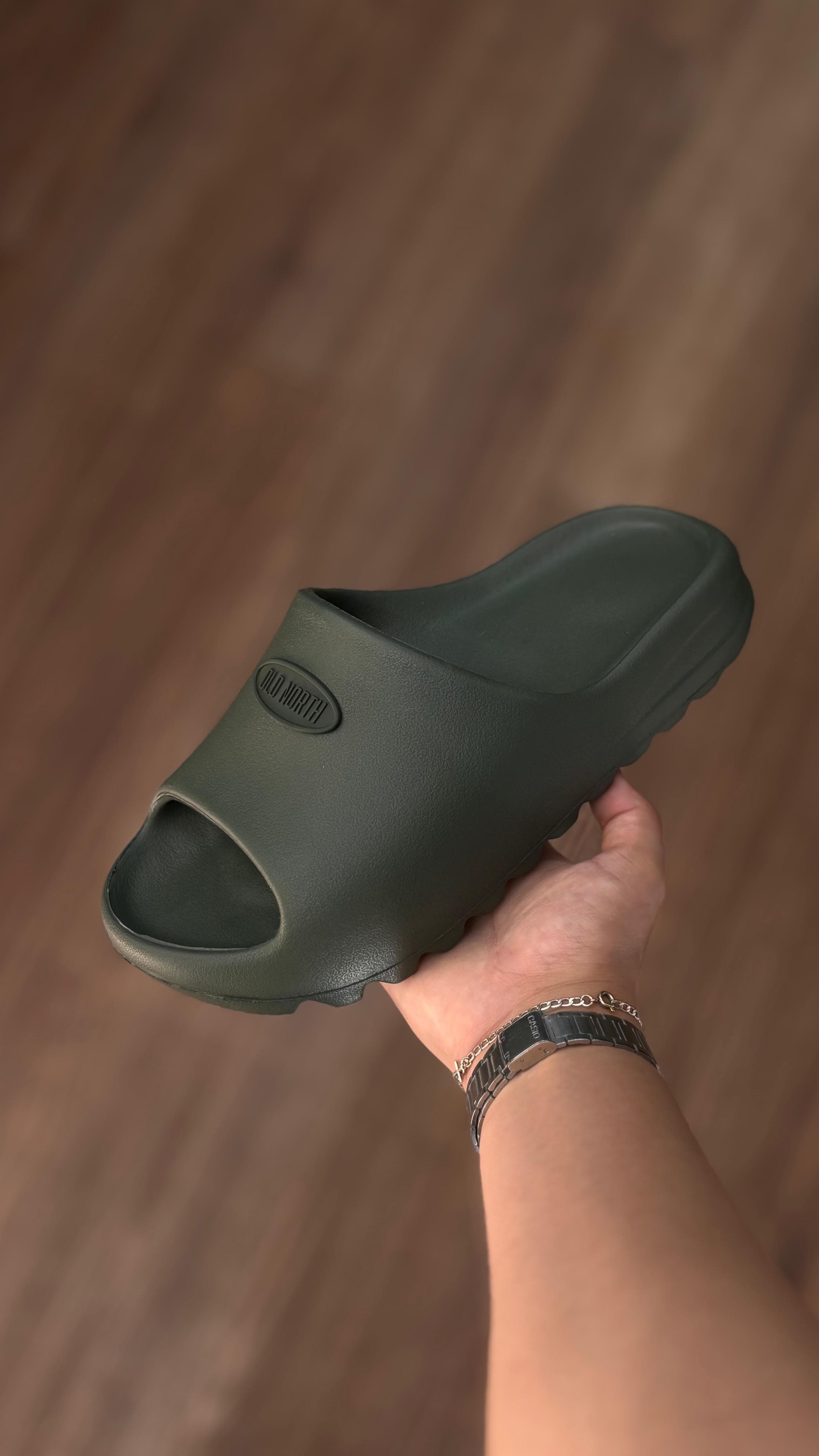 Chinelo Nuvem Old North - Clasic Verde Militar