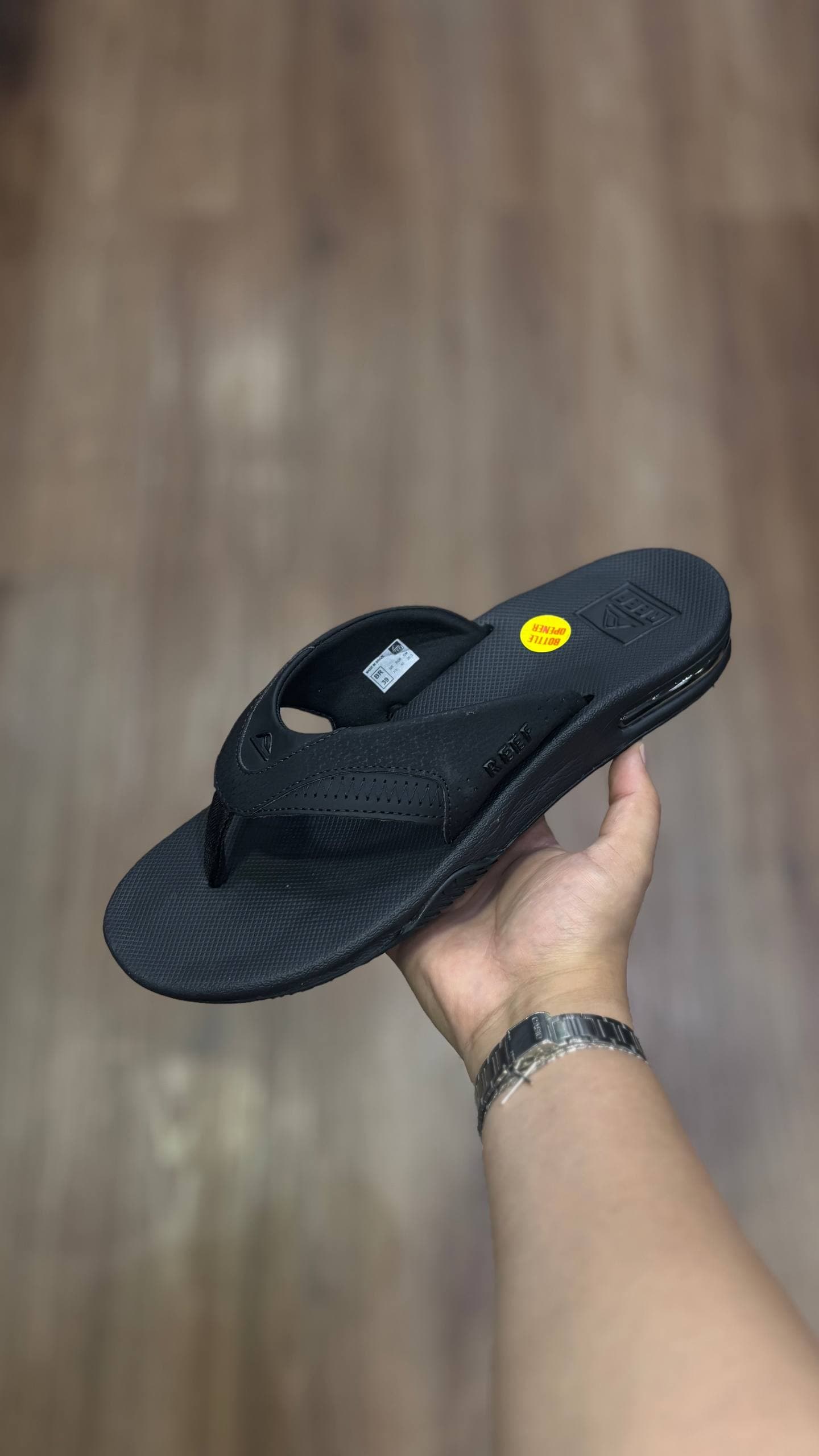 Chinelo Reef - Fanning All Black